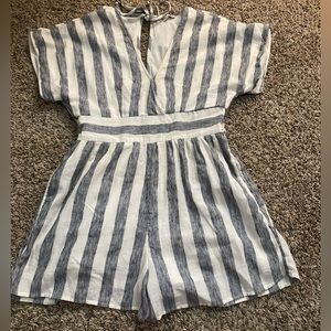 american eagle grey and white stripped romper